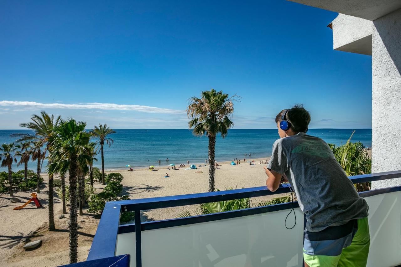 One-Bedroom Apartment Sea View