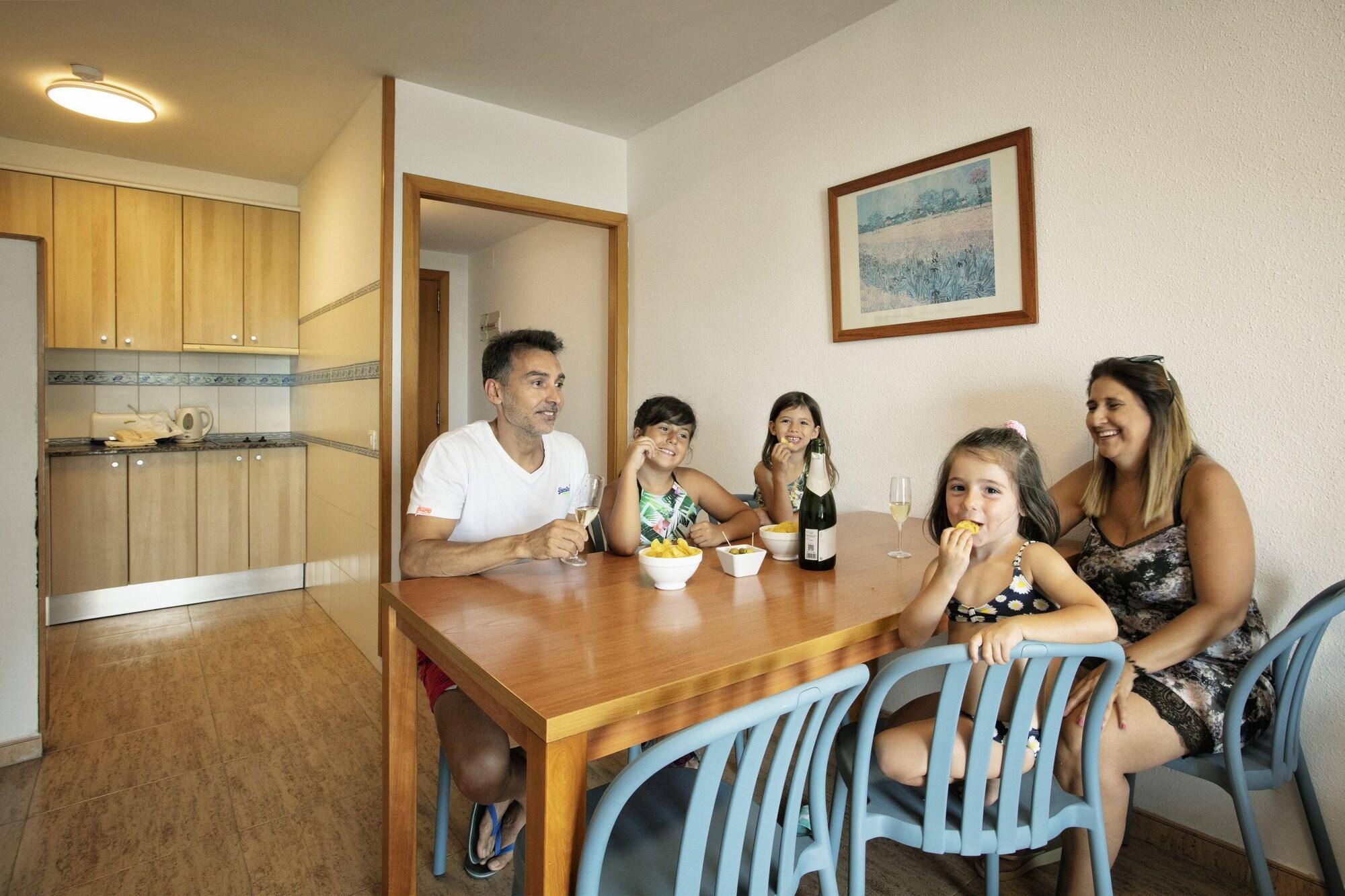 Standard Two-Bedroom Apartment Balcony,1431872332:JPEG