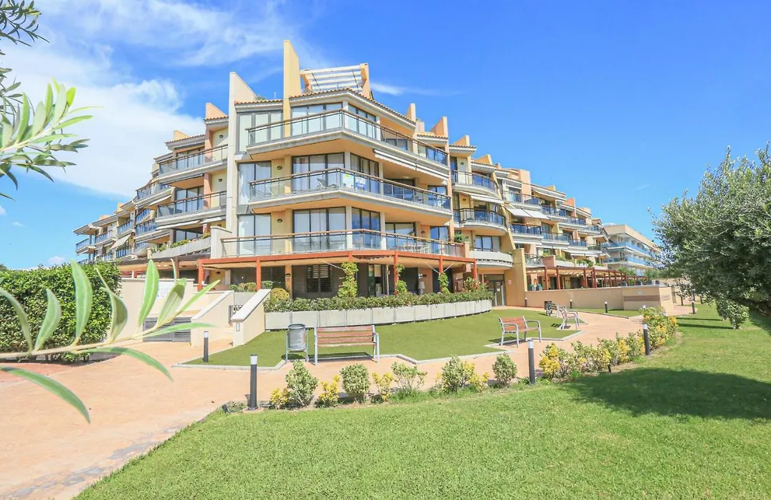 Ciutadella P C B 2 1 Only Families-1