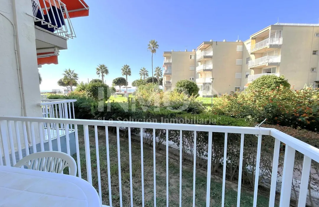 Apartamento En Primera Linea De Playa 100A - Inmo22-1