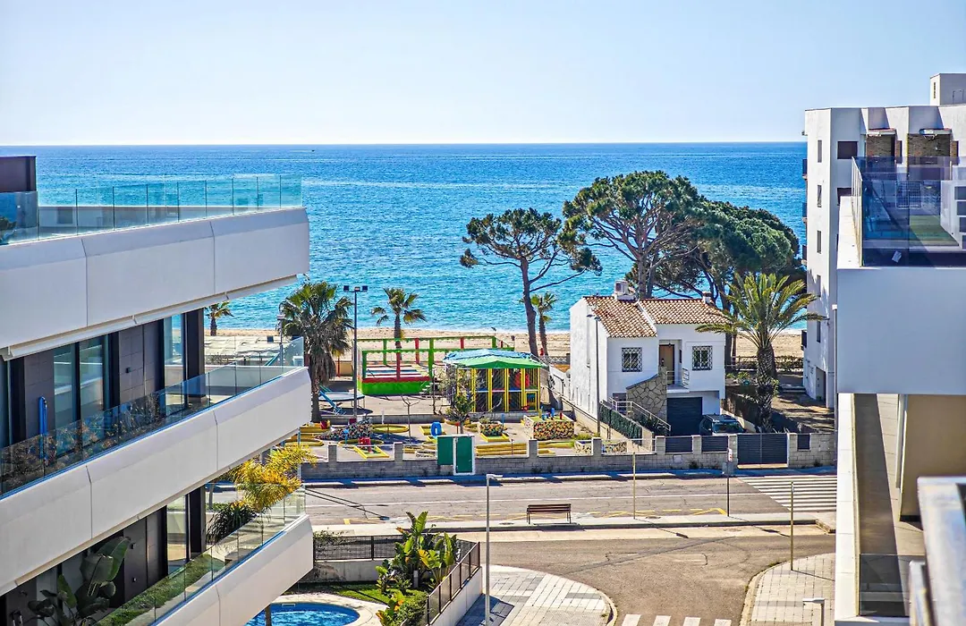 Litoral Costa Dorada - Augusta B Only Families-1