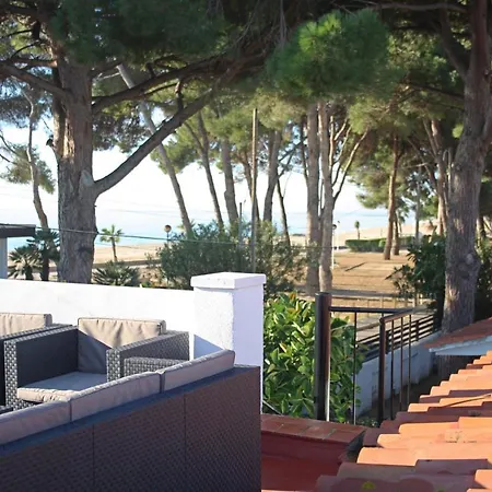 Meritxell Seafront Villa-3