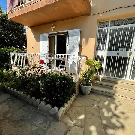 For A Stay Vedettes-3