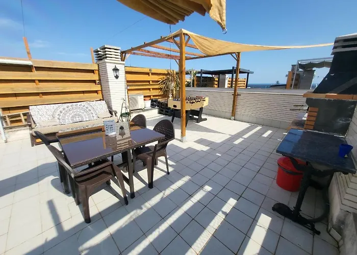 Atico Con Piscina, Parking, Bbq, Amplia Terraza, A 300M De La Playa Y Super En El Edificio Appartement Cambrils