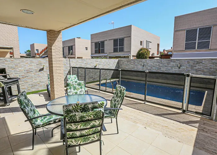 Litoral Costa Dorada - Mas D'En Reig Only Families Villa Cambrils met een Zwembad