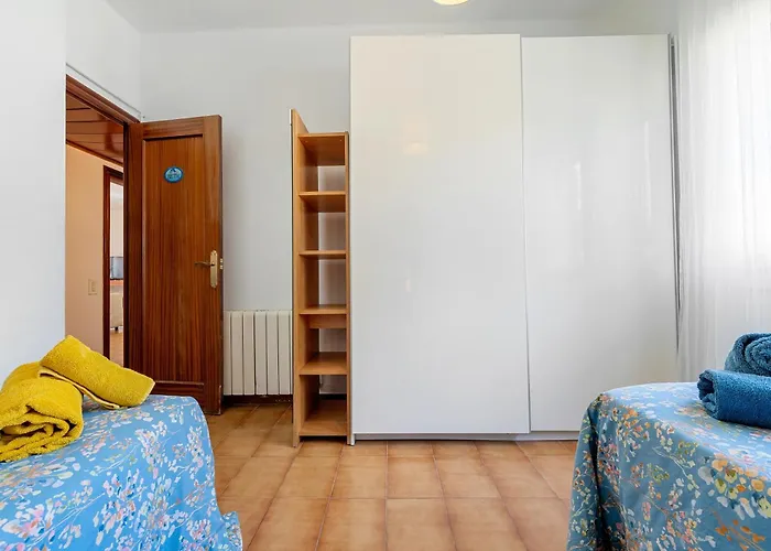 Villa With Garden Next To The Beach Cambrils
